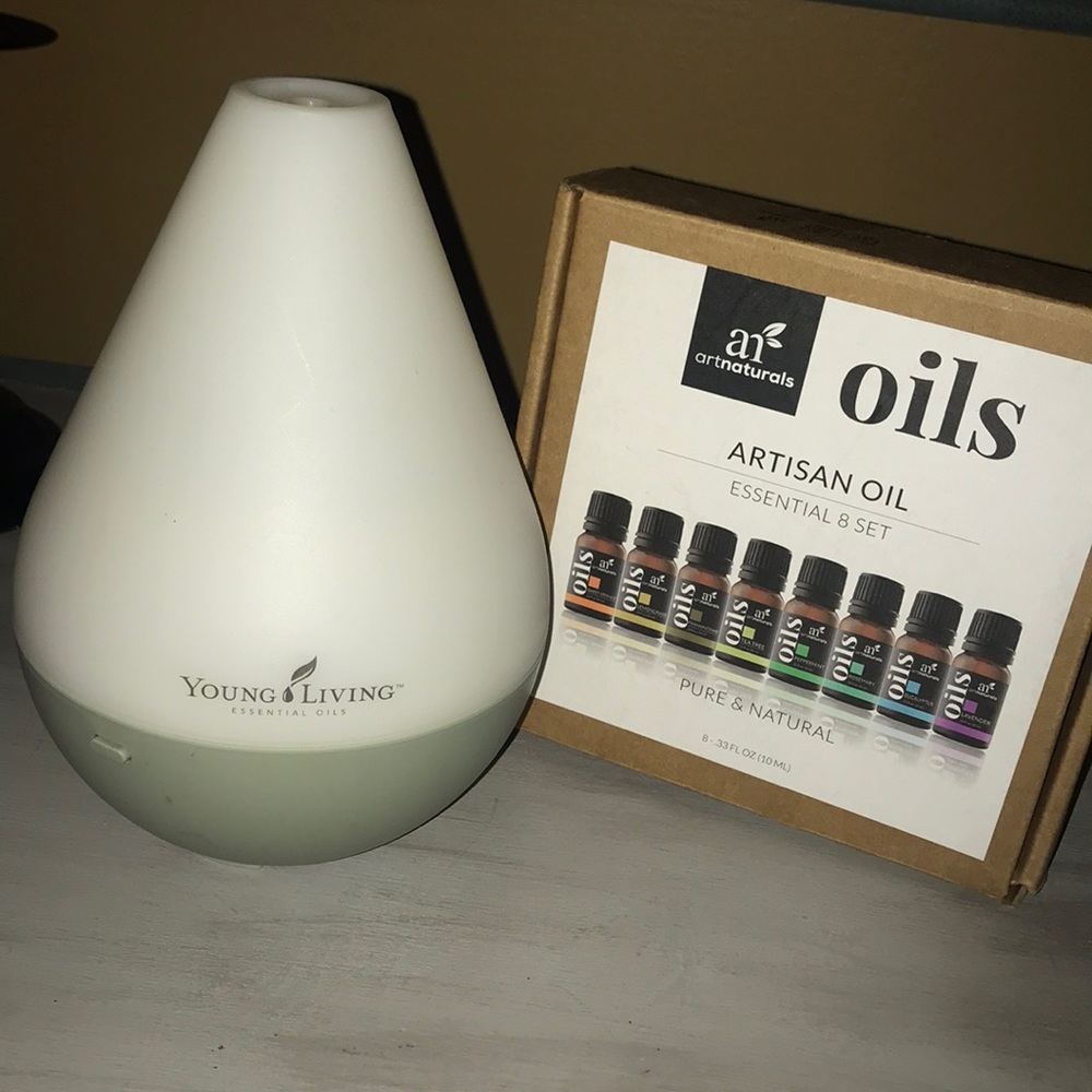 Oil diffuser + oils!